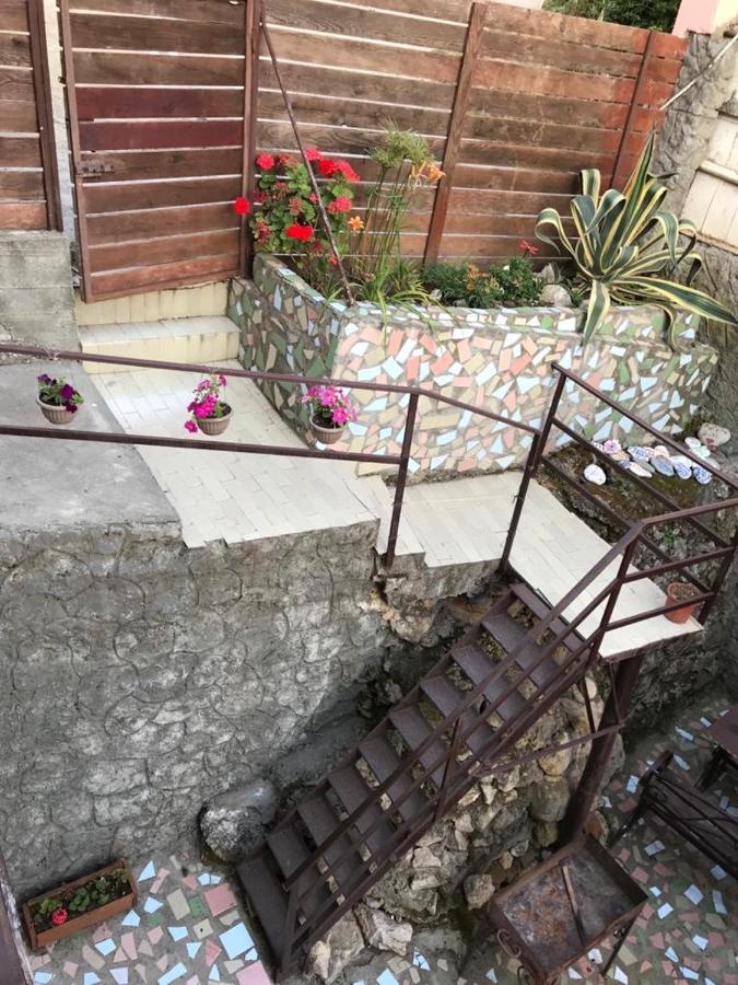 Gostevoy Dom Samir Hotel Gagra Exterior foto