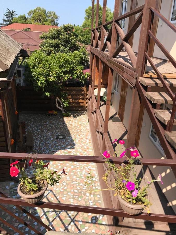 Gostevoy Dom Samir Hotel Gagra Exterior foto