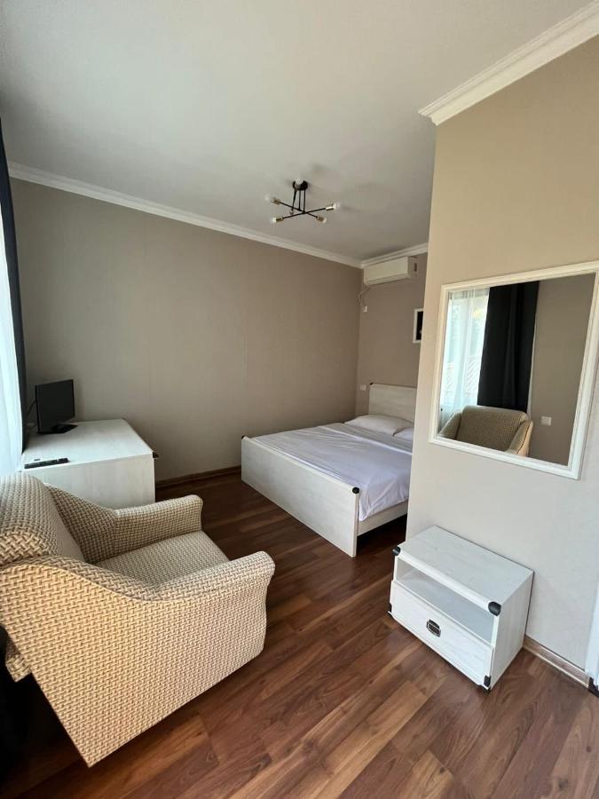Gostevoy Dom Samir Hotel Gagra Exterior foto